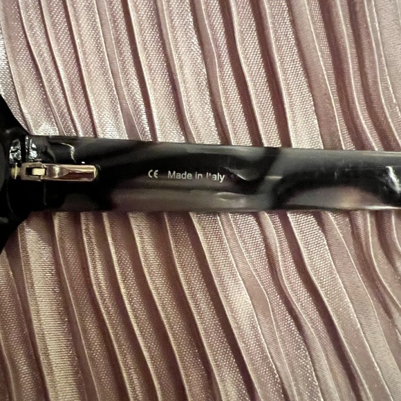 COPY - Gucci Women's Eyeglasses - Picture 4 of 14